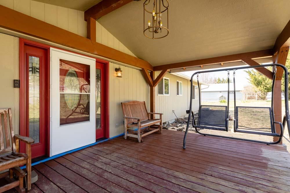 9710 Ben Kerns Road Klamath Falls, OR 97601 - Photo 7 of 50 07