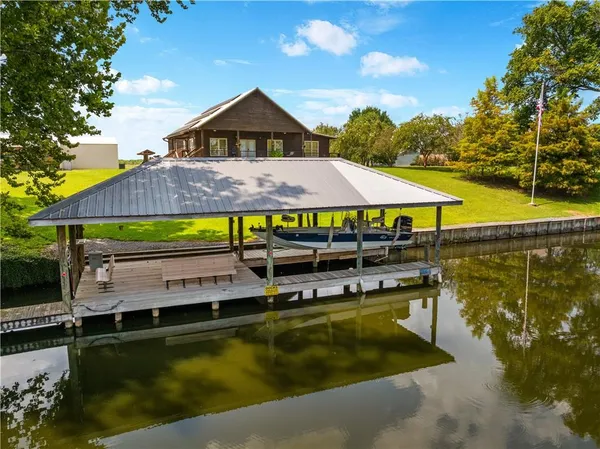 $560,000 | 4885 Highway 494, Natchez, LA 71456