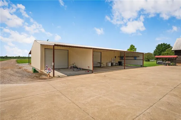 $560,000 | 4885 Highway 494, Natchez, LA 71456