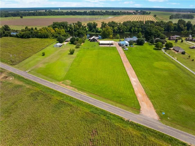 $590,000 | 4885 Highway 494, Natchez, LA 71456