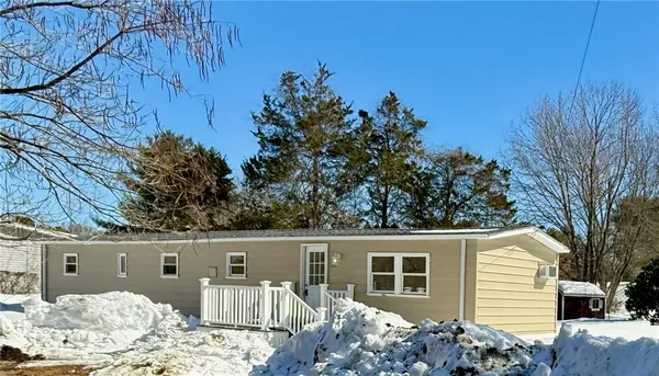 $139,900 | 18 Airport Road, Coventry, RI 02816