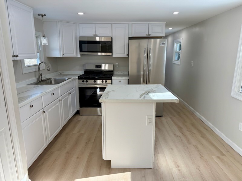 18 Airport Road Coventry, RI 02816 - Photo 9 of 23 Kitchen.