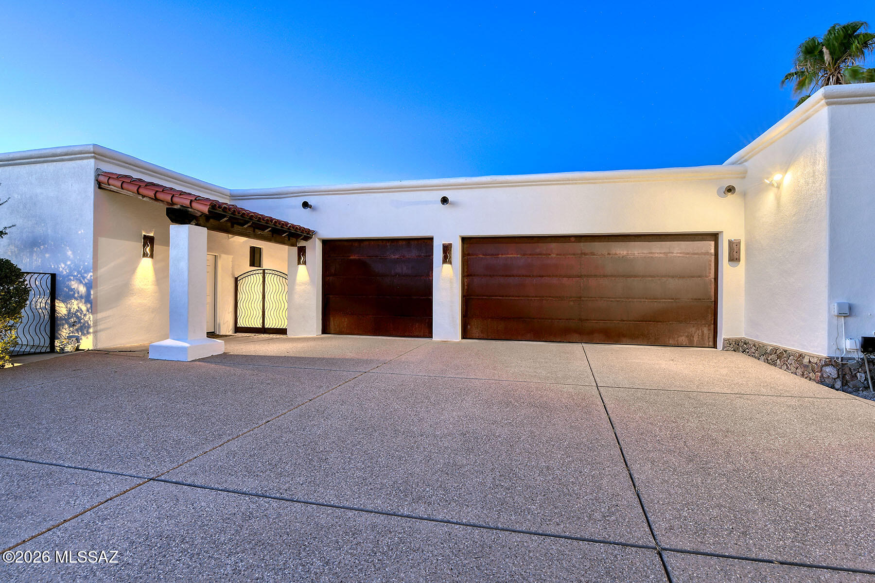 5085 North Valley View Road Tucson, AZ 85718 - Photo 43 of 47 3-Car Garage