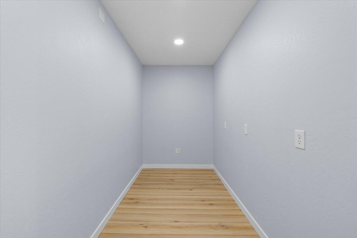 2016 Sykes Creek Road Rogue River, OR 97537 - Photo 21 of 47 Primary Closet