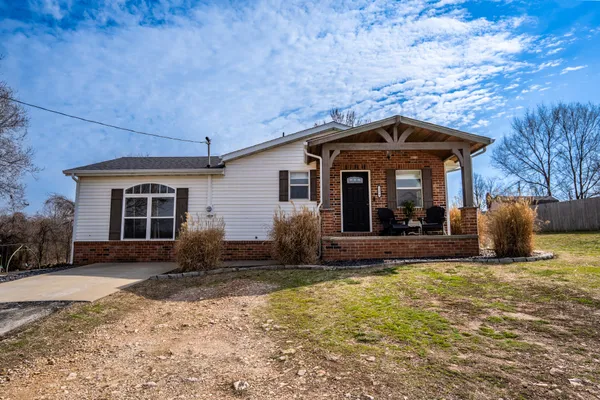 $268,000 | 1482 North College Avenue, Morrisville, MO 65710