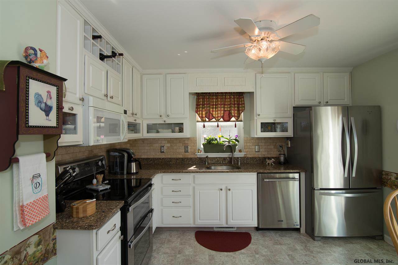 71 Holly Mill Road Bethlehem, NY 12158 - Photo 5 of 23 Photo 5