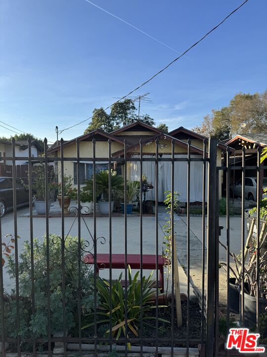 349 North Reno Street Los Angeles, CA 90026 - Photo 3 of 5 a view of a houses with a backyard