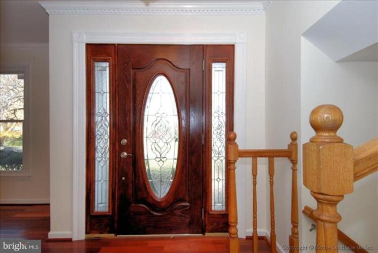 6612 Garrett Road Derwood, MD 20855 - Photo 13 of 30 Entrance / Foyer