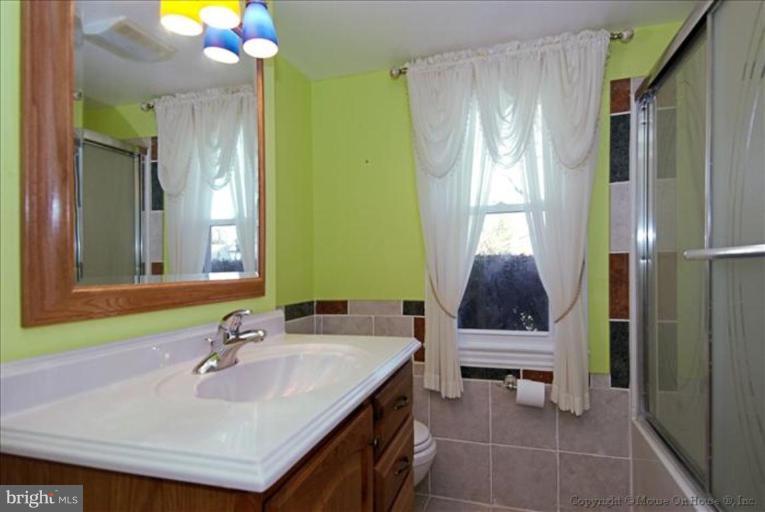 6612 Garrett Road Derwood, MD 20855 - Photo 5 of 30 Bath #3
