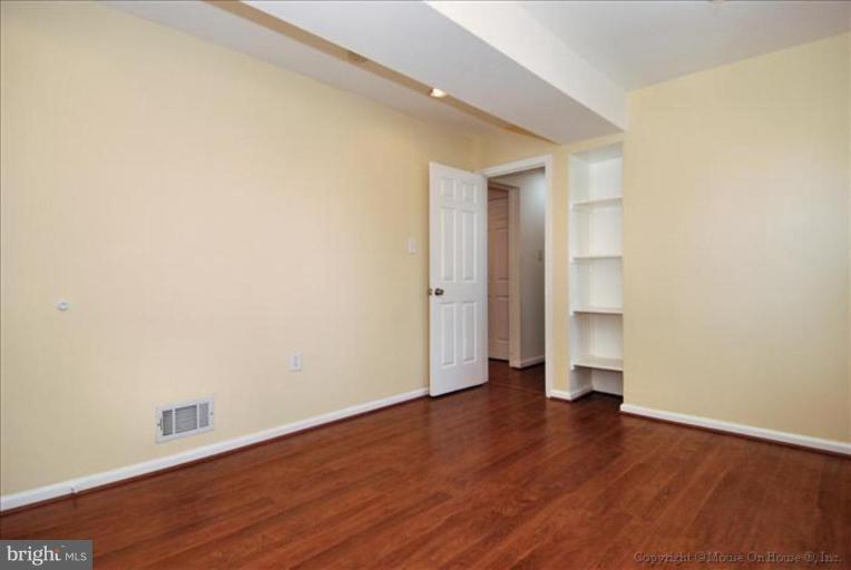 6612 Garrett Road Derwood, MD 20855 - Photo 6 of 30 Den