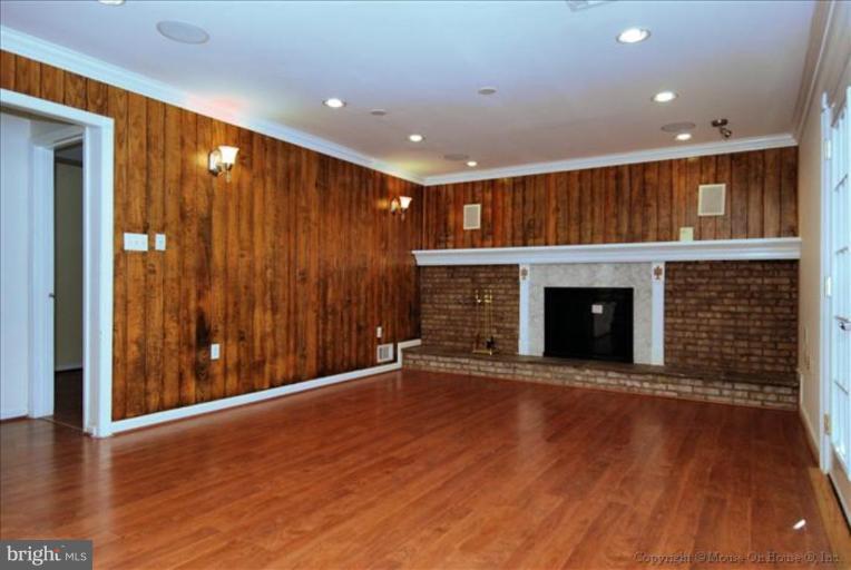 6612 Garrett Road Derwood, MD 20855 - Photo 8 of 30 Family Room