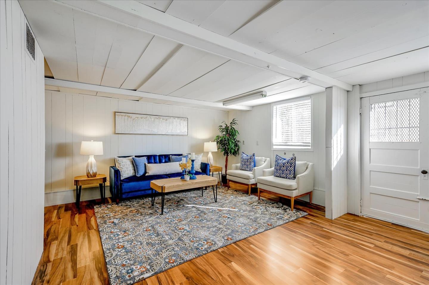 111 Genebern Way San Francisco, CA 94112 - Photo 18 of 37 a living room with furniture and wooden floor