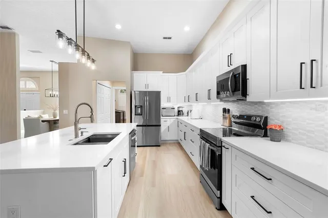 $649,000 | 1098 Needlewood Loop, Oviedo, FL 32765