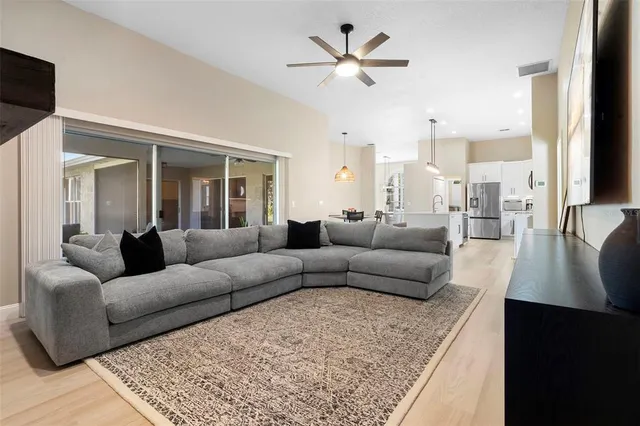 $649,000 | 1098 Needlewood Loop, Oviedo, FL 32765