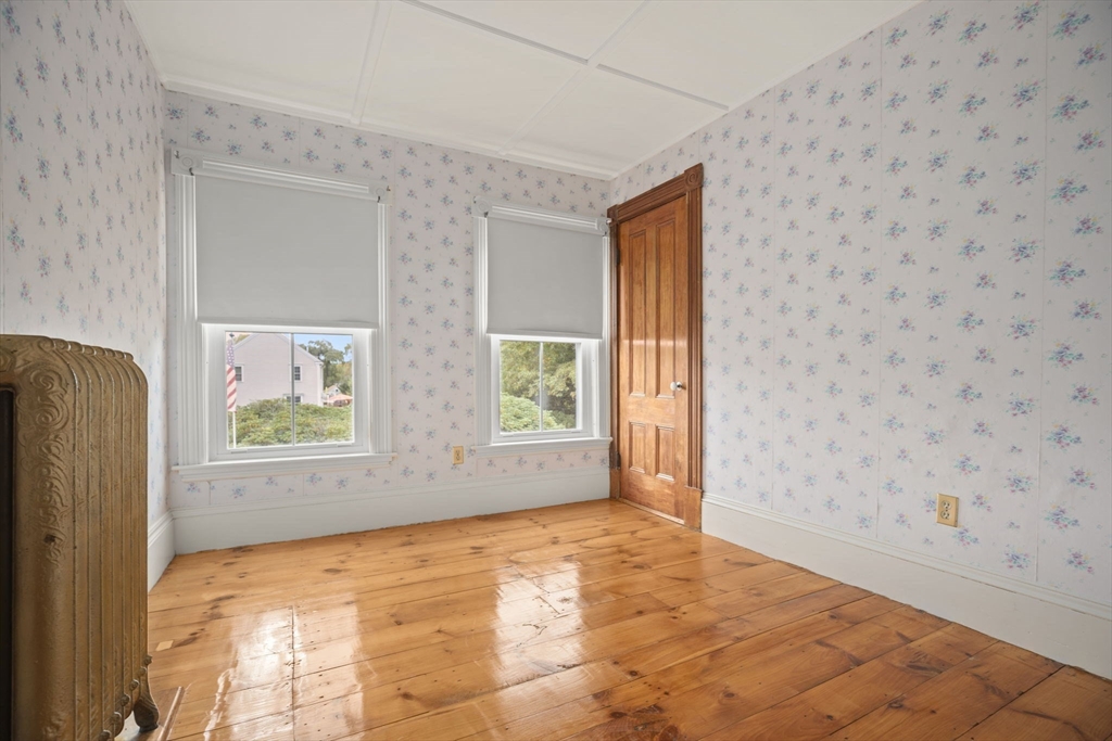 46 South Hampton Road Amesbury, MA 01913 - Photo 27 of 42 a view of an empty room and window