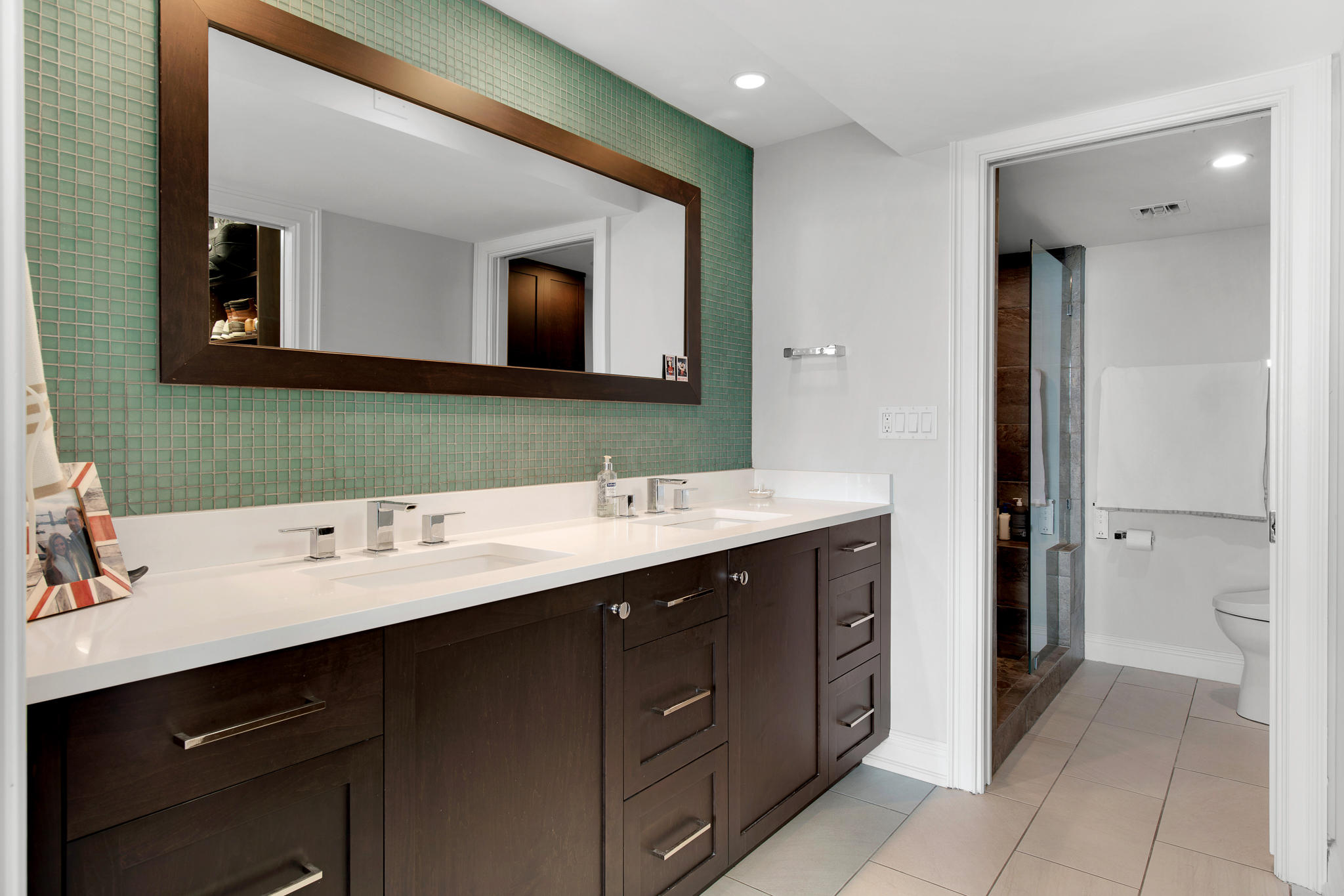 900 Ocean Drive, Unit 405 Juno Beach, FL 33408 - Photo 11 of 18 900-Ocean-Dr-405-Juno-Beach_DSC_1821