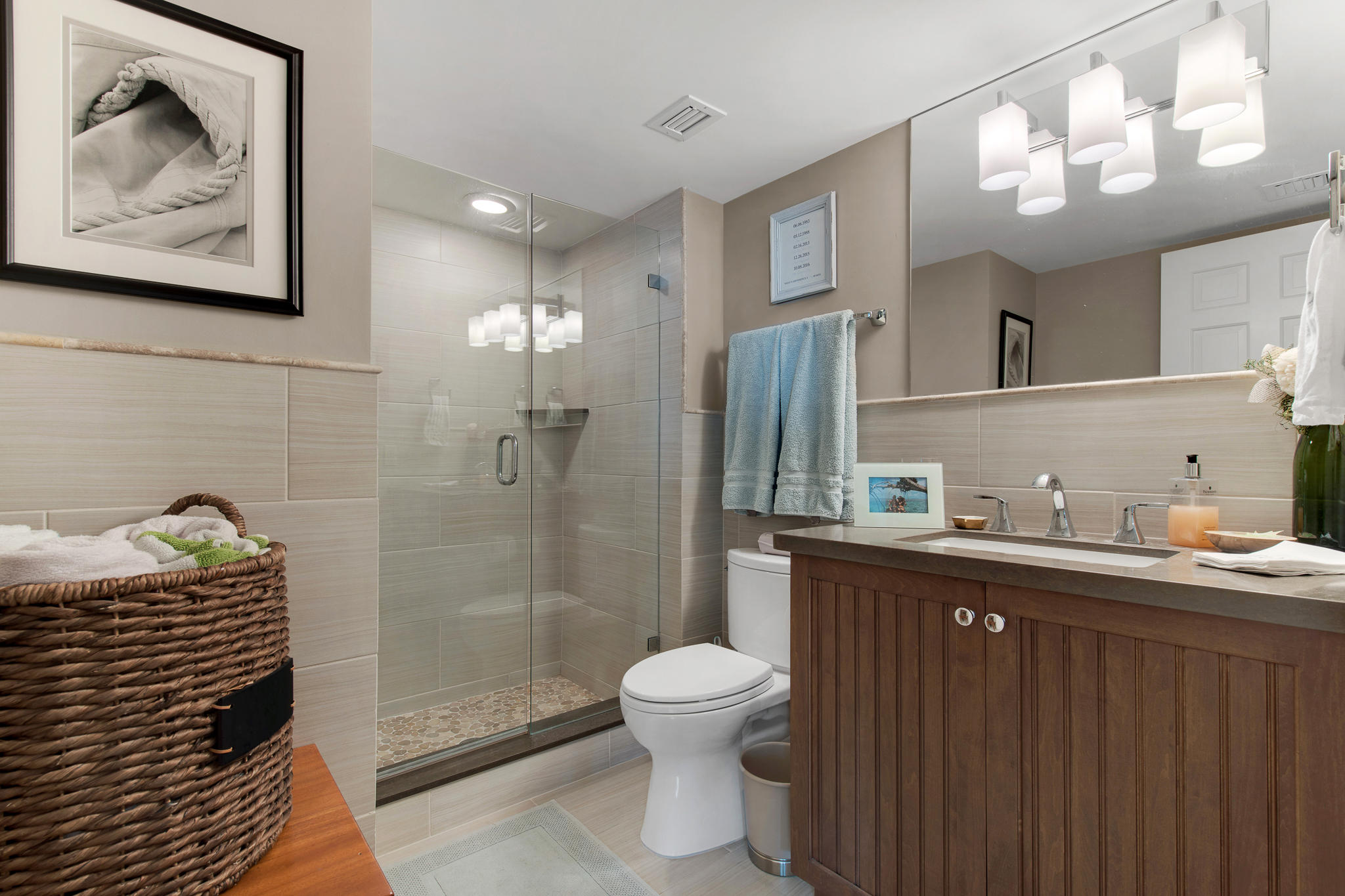 900 Ocean Drive, Unit 405 Juno Beach, FL 33408 - Photo 14 of 18 900-Ocean-Dr-405-Juno-Beach_DSC_1771