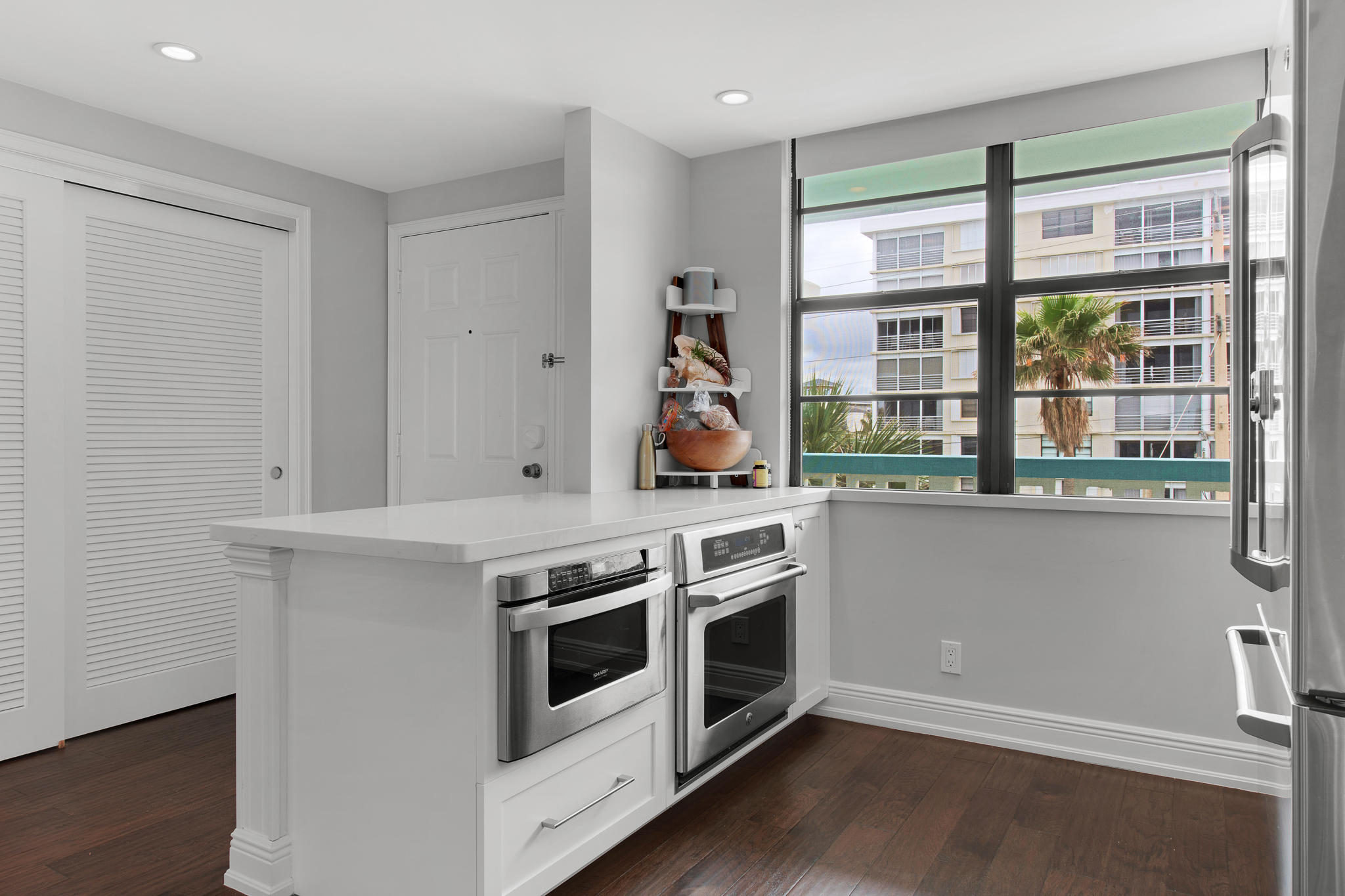 900 Ocean Drive, Unit 405 Juno Beach, FL 33408 - Photo 7 of 18 900-Ocean-Dr-405-Juno-Beach_DSC_1852