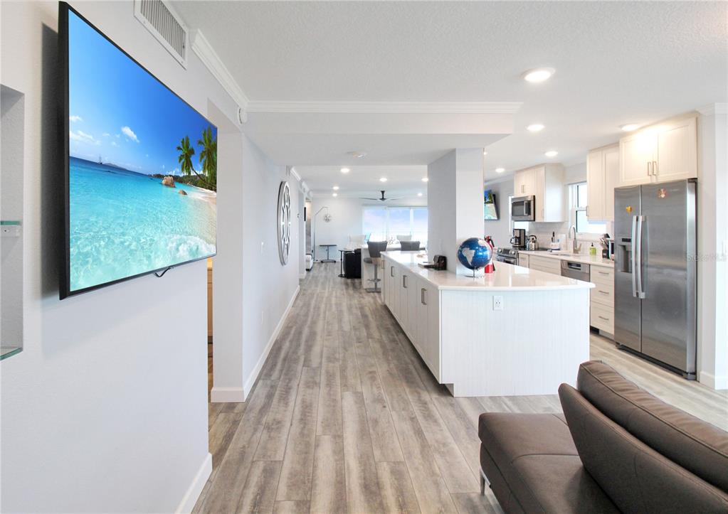 633 Alhambra Road, Unit 701 Venice, FL 34285 - Photo 8 of 55 Gallery Image 8