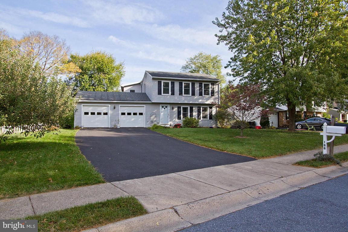 188 April Lane Lititz, PA 17543 - Photo 3 of 50