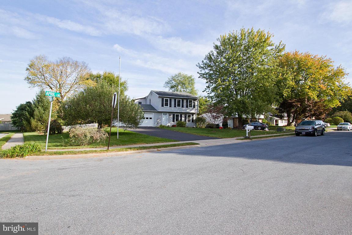 188 April Lane Lititz, PA 17543 - Photo 5 of 50