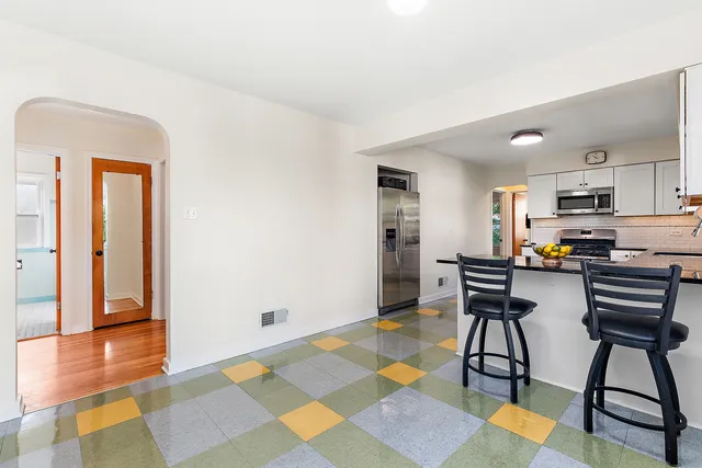 $319,000 | 2039 Marston Lane, Flossmoor, IL 60422