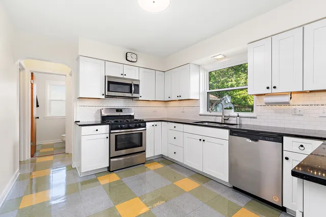 $319,000 | 2039 Marston Lane, Flossmoor, IL 60422