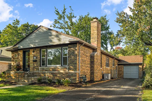 $319,000 | 2039 Marston Lane, Flossmoor, IL 60422