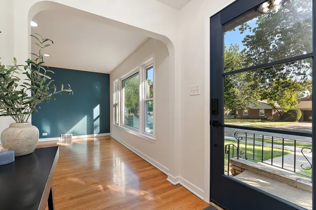 $319,000 | 2039 Marston Lane, Flossmoor, IL 60422