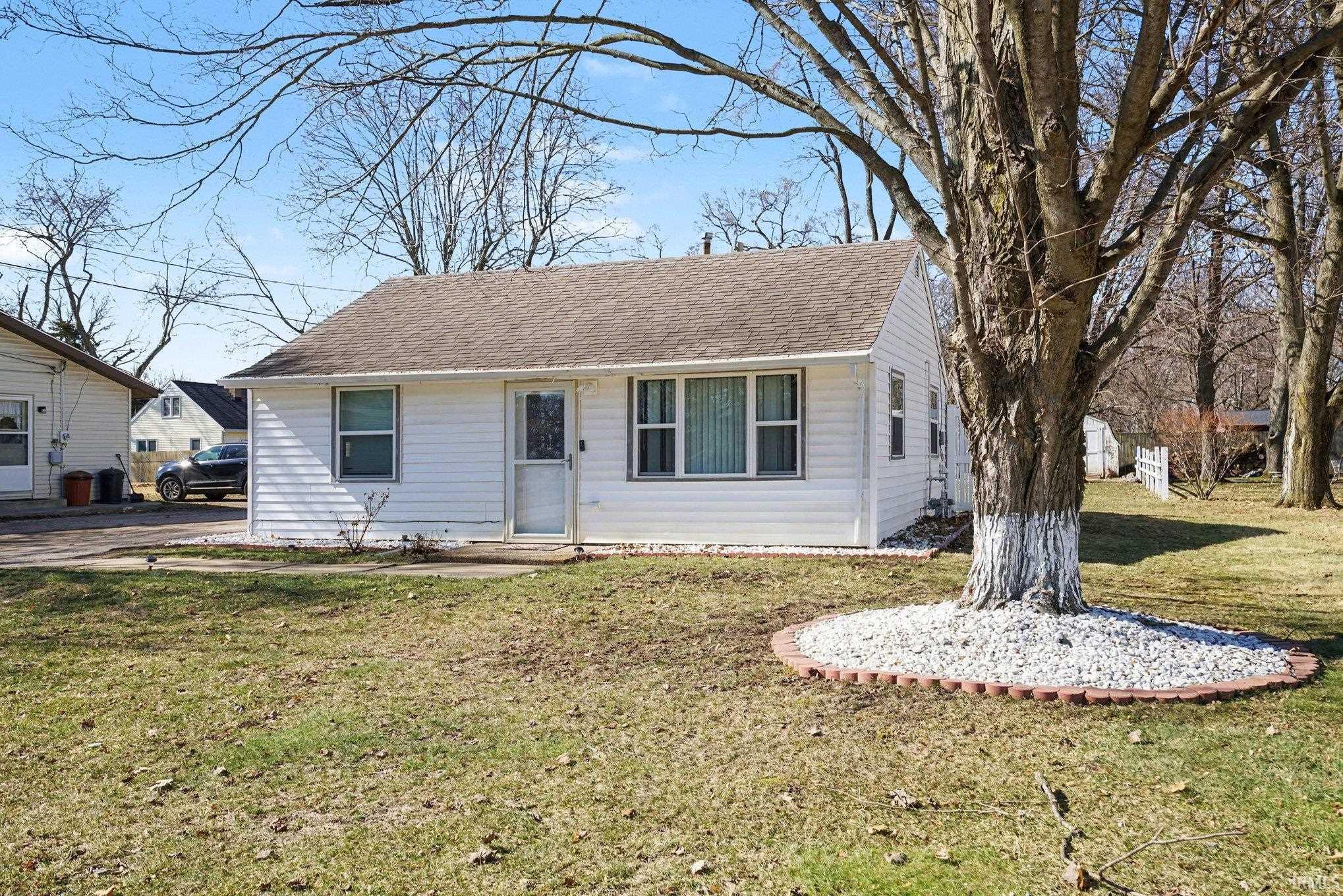 59245 Lewis Street Elkhart, IN 46517 - Photo 2 of 15