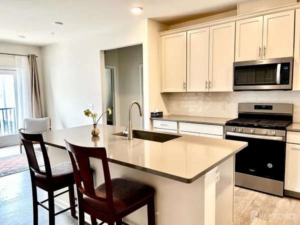 $3,300 | 1 Culvert Drive, Unit 203, West Windsor, NJ 08550
