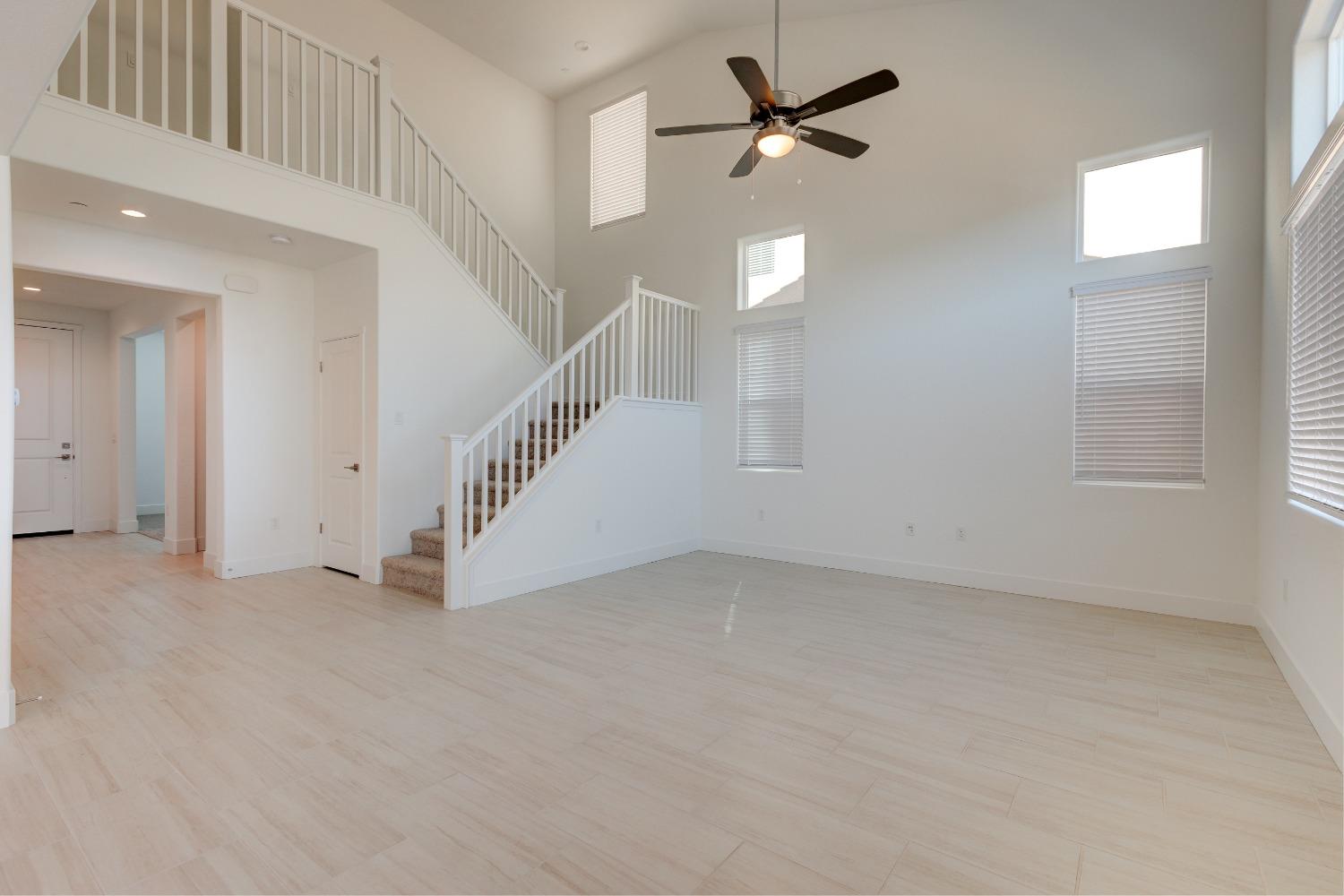 495 Thunder Road South Madera, CA 93636 - Photo 8 of 14 wooden floor in an empty room