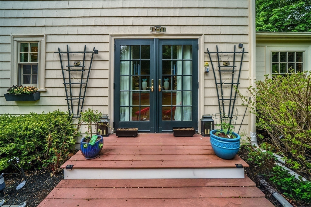 3 Viles Street Weston, MA 02493 - Photo 15 of 17