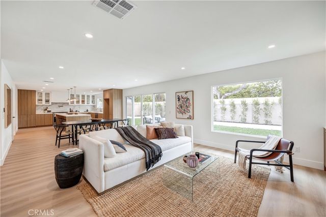 $1,679,000 | 20631 Kelvin Lane, Huntington Beach, CA 92646