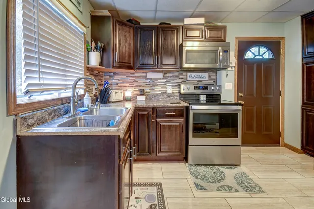 $187,499 | 93 2nd Avenue, Gloversville, NY 12078