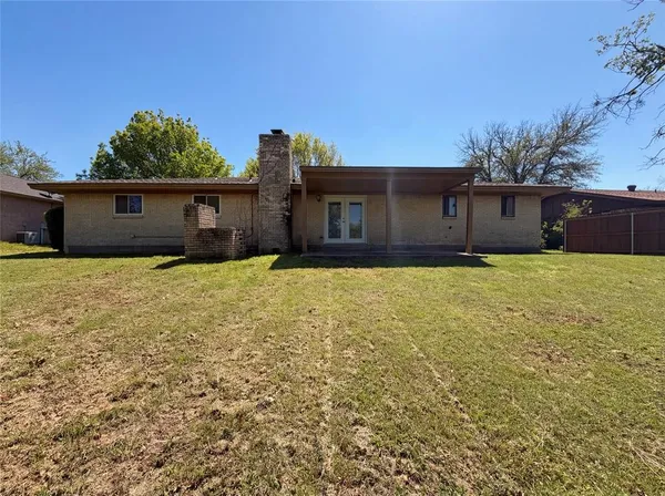 $300,000 | 607 State Street, Weatherford, TX 76086