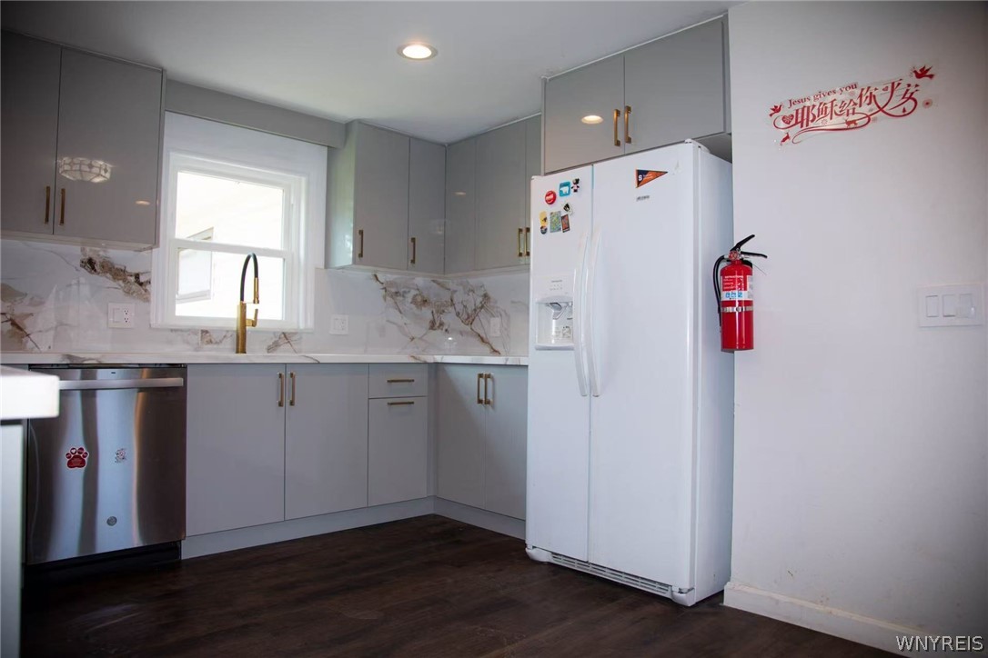 3 Newgate Road Amherst, NY 14226 - Photo 5 of 28