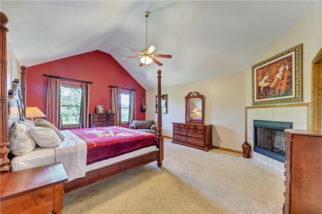 5621 Aiken Road McKees Rocks, PA 15136 - Photo 12 of 25
