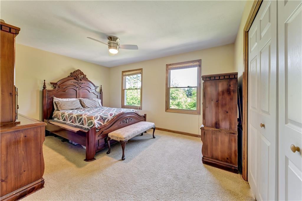 5621 Aiken Road McKees Rocks, PA 15136 - Photo 14 of 25
