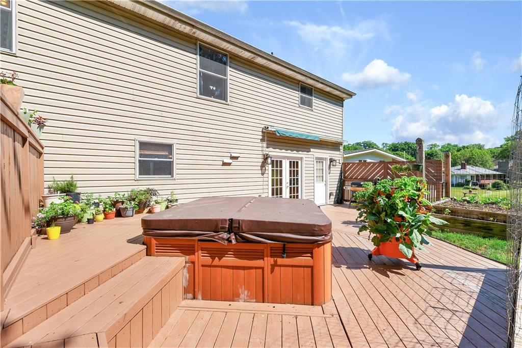 5621 Aiken Road McKees Rocks, PA 15136 - Photo 18 of 25