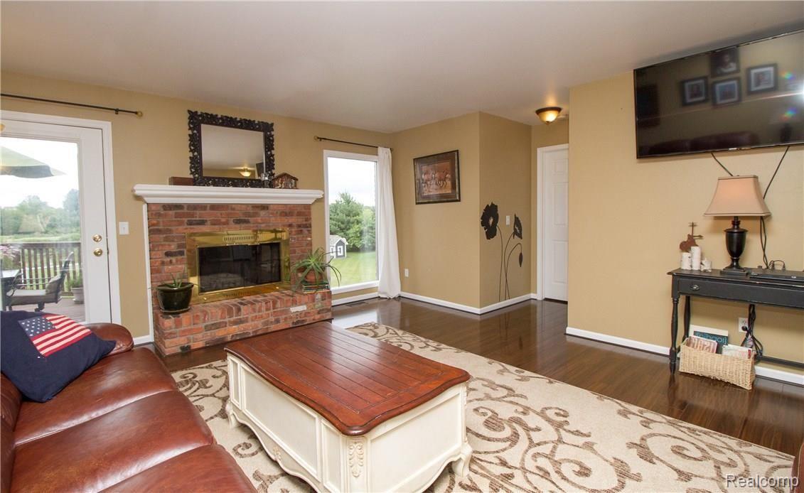 5955 Thomas Road Oxford, MI 48371 - Photo 11 of 46 FamilyRoom2.jpg