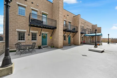 $449,000 | 210 North Cass Avenue, Unit 6, Westmont, IL 60559
