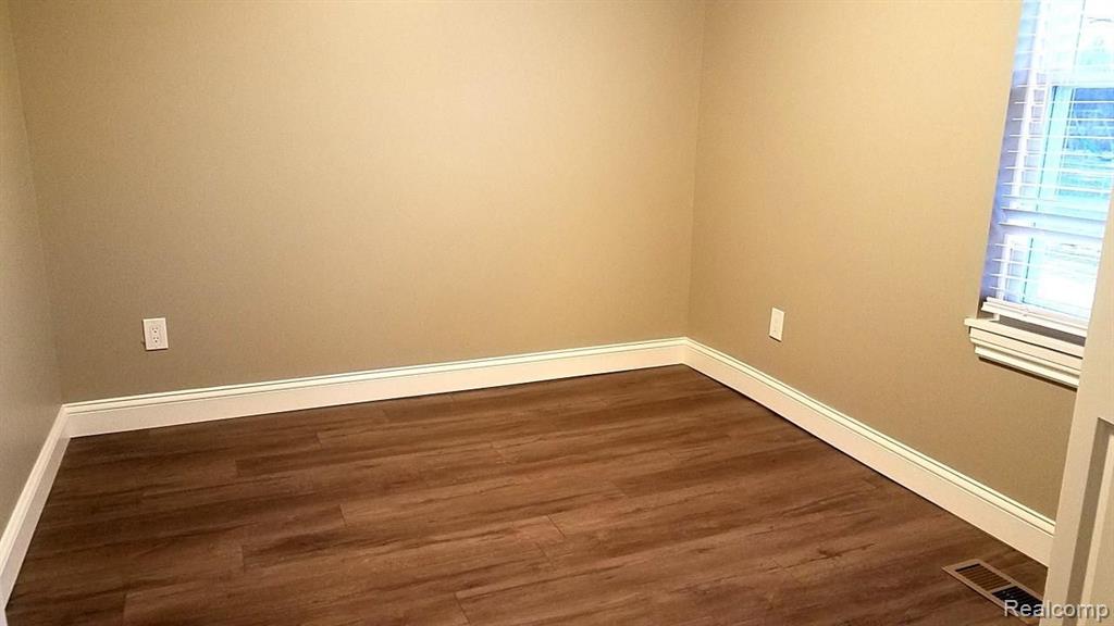 21470 Gill Road Farmington Hills, MI 48335 - Photo 5 of 13