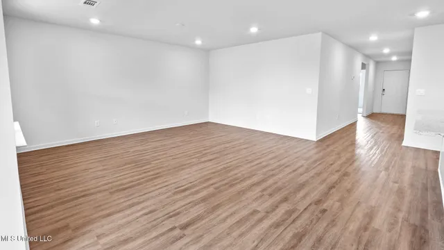 $273,900 | 805 Fairway Avenue, Byram, MS 39272