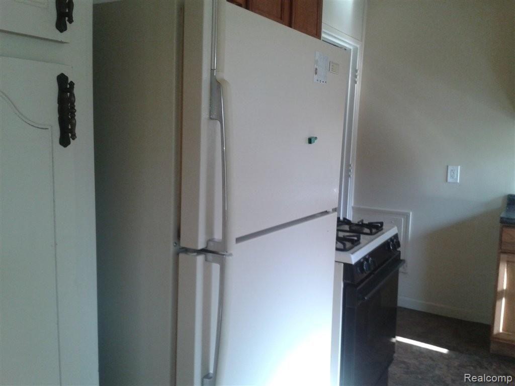28971 Grandview Street Inkster, MI 48141 - Photo 3 of 4 grandview kitch2.jpg