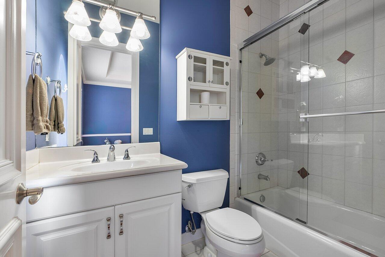 17641 Middlebrook Way Boca Raton, FL 33496 - Photo 33 of 59 Bathroom 4