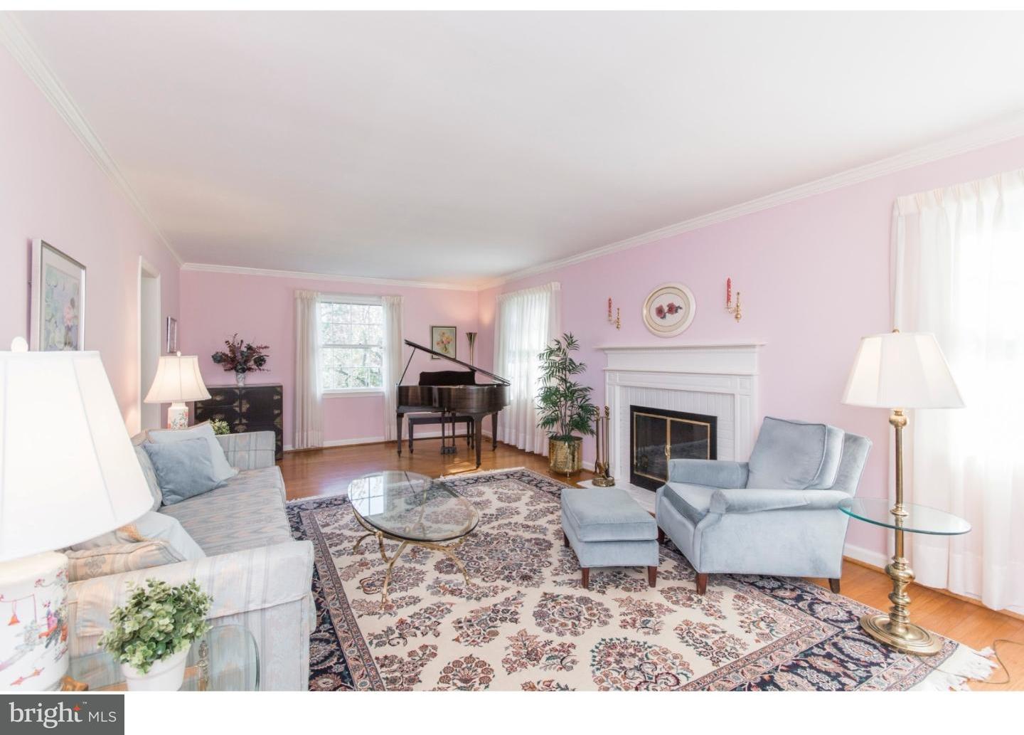 588 Gulph Road Wayne, PA 19087 - Photo 2 of 24