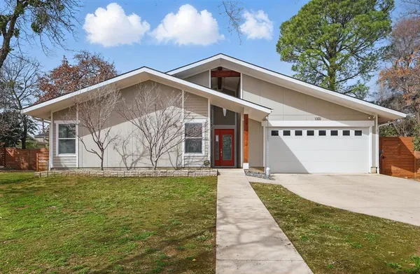 $459,000 | 1300 Kendolph Drive, Denton, TX 76205