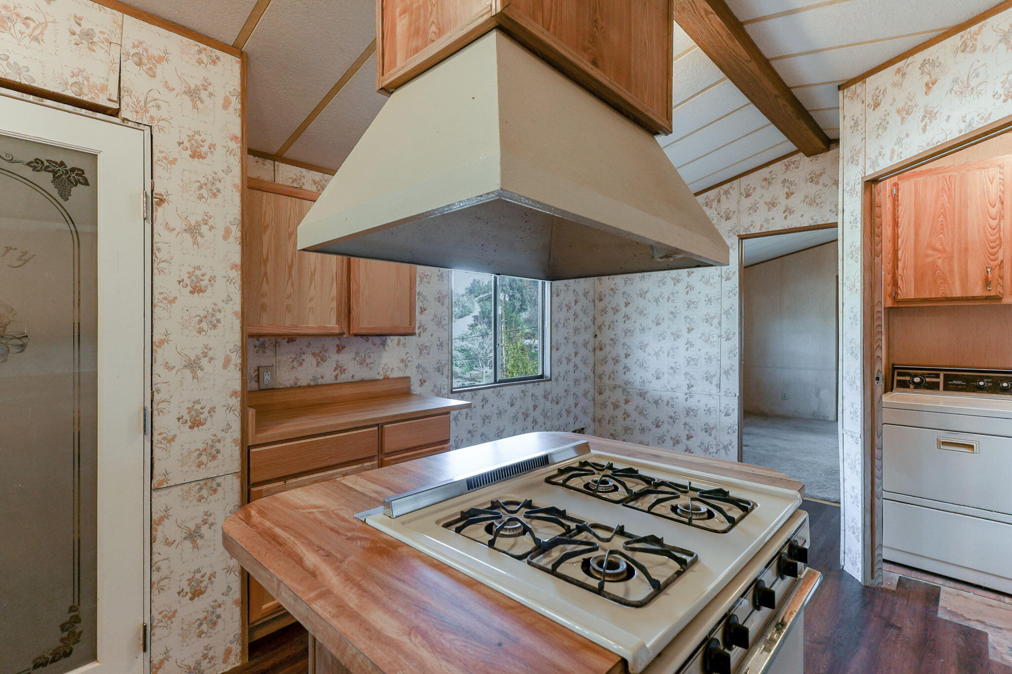 22155 Ravine Court Redding, CA 96003 - Photo 41 of 57 Kitchen