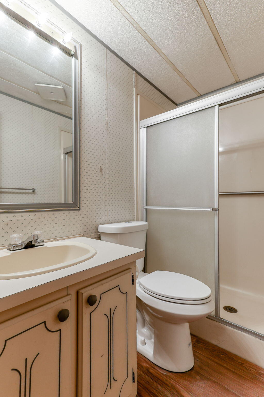 22155 Ravine Court Redding, CA 96003 - Photo 50 of 57 Hall Bathroom